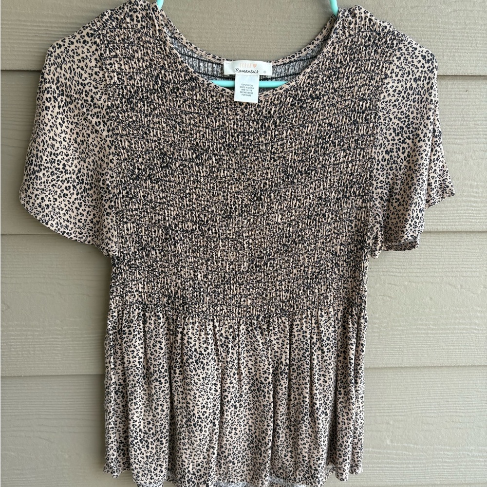 URBAN Romantics Women's Black and Tan Leopard Print Blouse